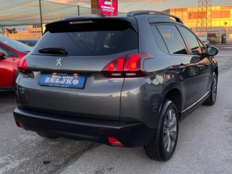 Peugeot 2008 1,2••STYLE••AUTOMATSKA KLIMA••NAVI••ALU•••LED••