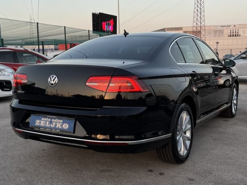 VW Passat 2.0 TDI ••HIGHLINE•• xenon | LED | navi | kamera | alcantara