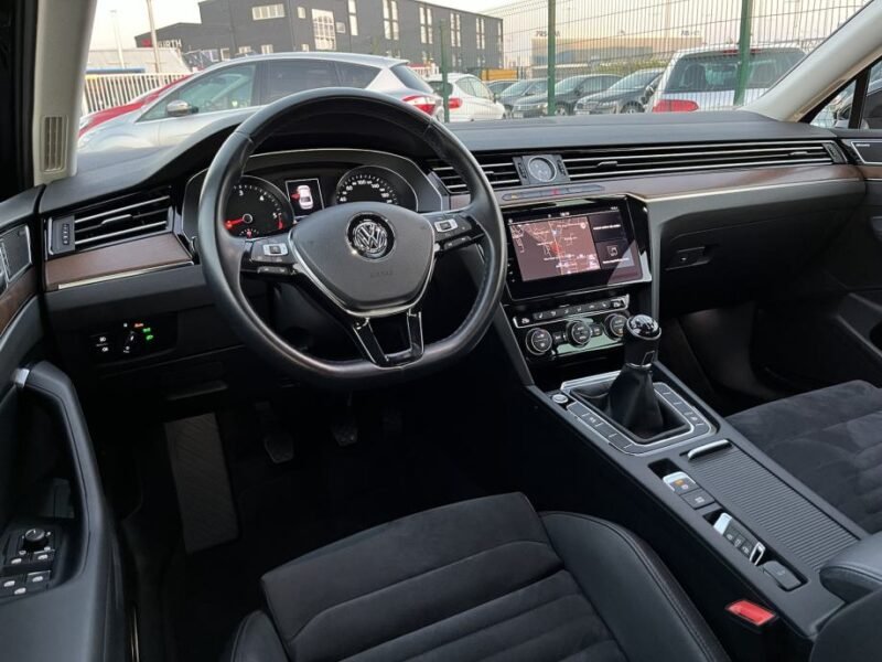 VW Passat 2.0 TDI ••HIGHLINE•• xenon | LED | navi | kamera | alcantara